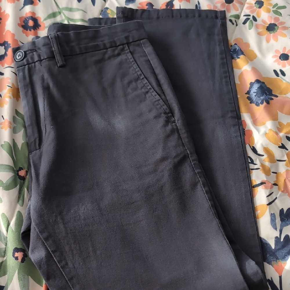 EUC Old Navy Men's Dark Gray Chinos - 32x34 Ultimate Slim